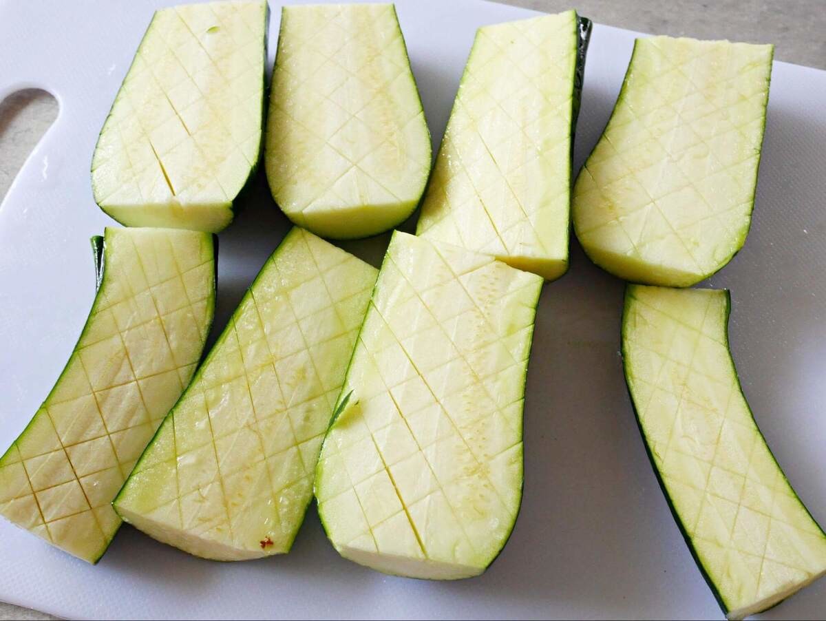 ズッキーニのしぼ生ステーキ【味つけは生しょうゆだけ】