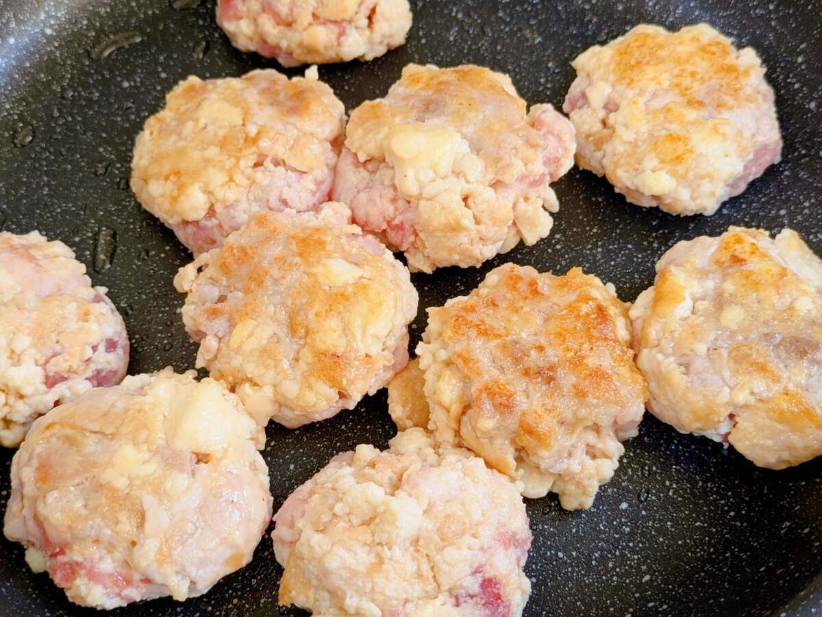 キッコーマン「厚揚げでふわふわ！豚こまバーグ」