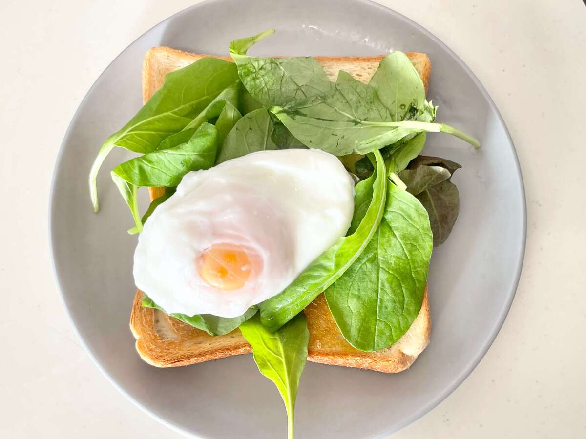 宮舘涼太さん「ポーチドエッグ・オーロラソース」