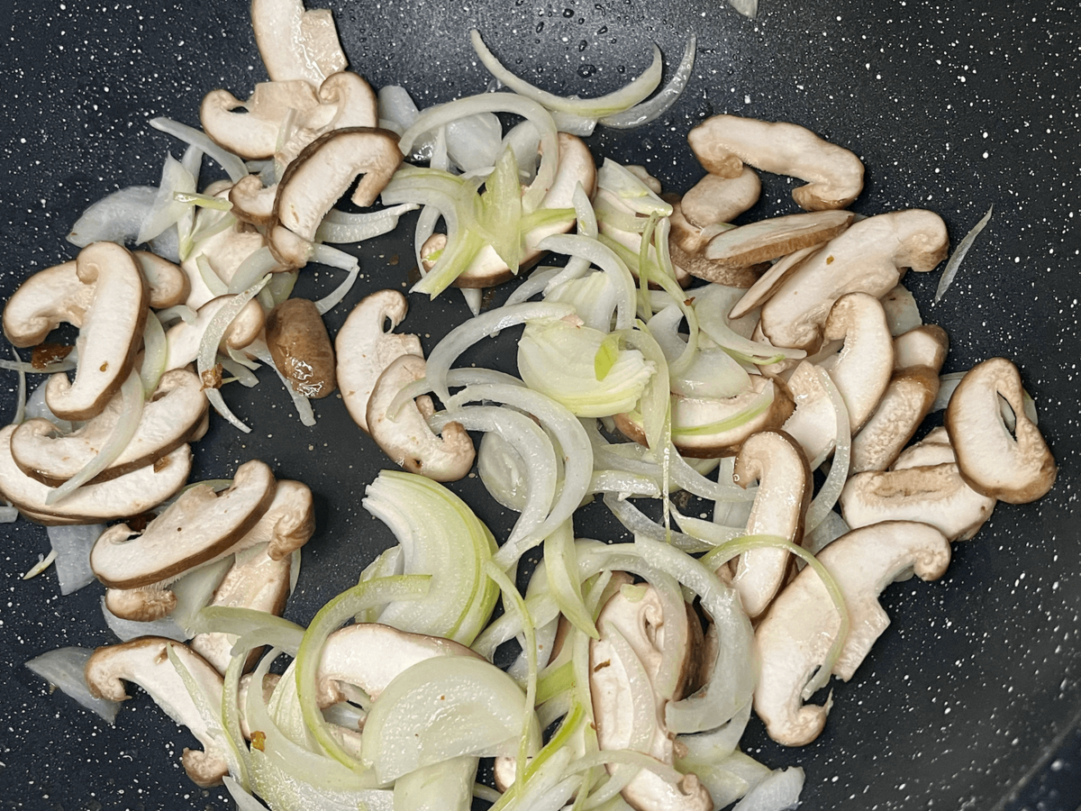 大庭英子さん「豚こまの丸め焼き 甘酢あん」