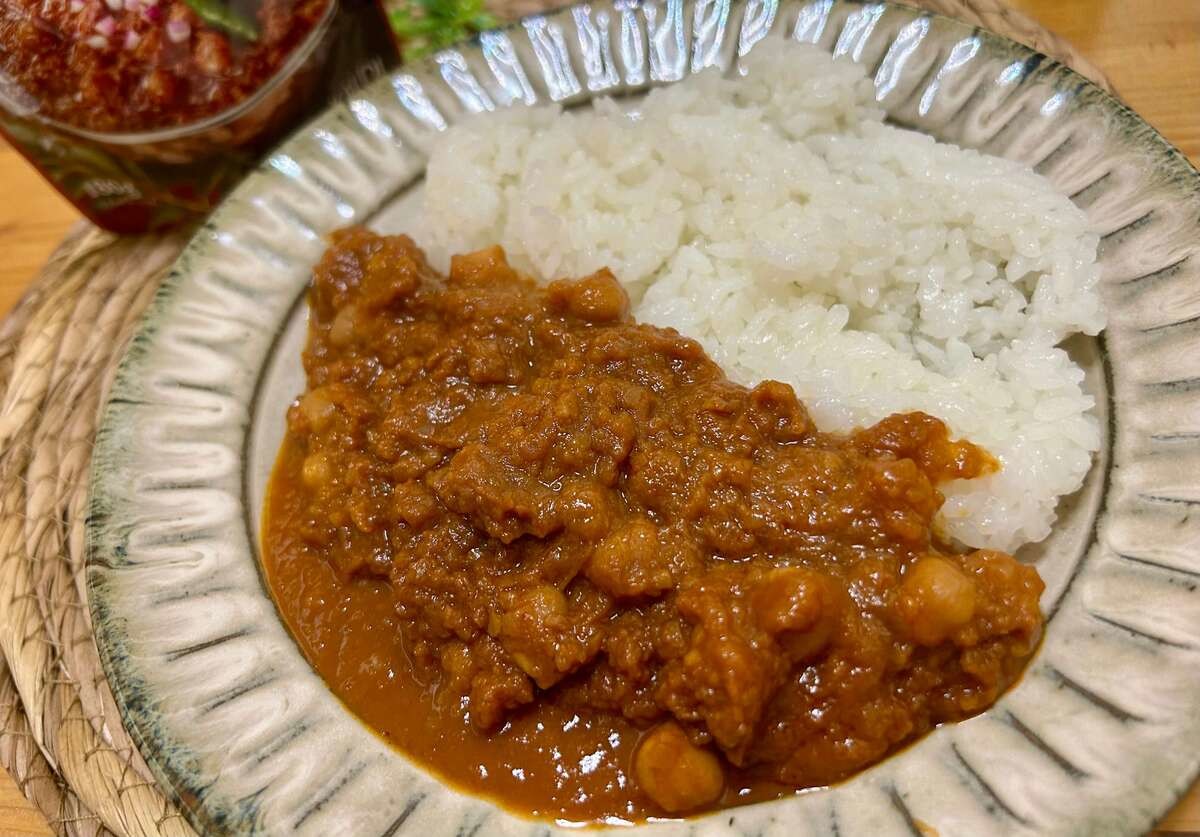 【カルディ】『サタプラ』で話題のレトルトカレー2品を実食