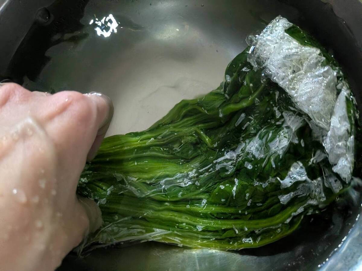 まりこさん「栄養爆弾 ほうれん草サラダ」