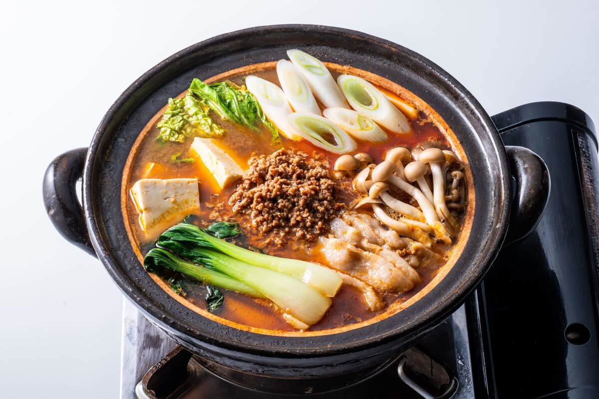 担担シリーズを監修したのは、こはく本舗の甲斐シェフ