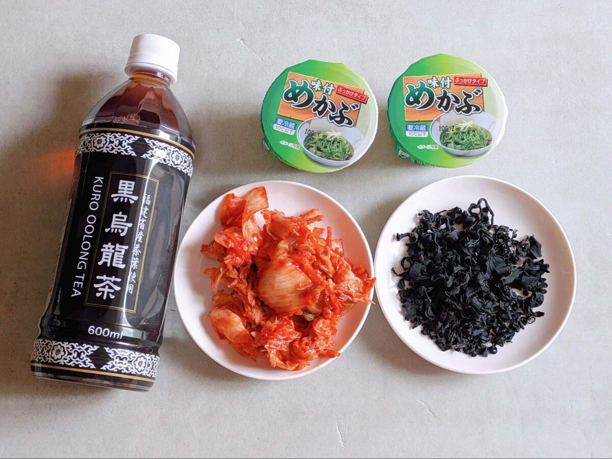 有賀薫さん「ピリ辛海藻の美腸スープ」