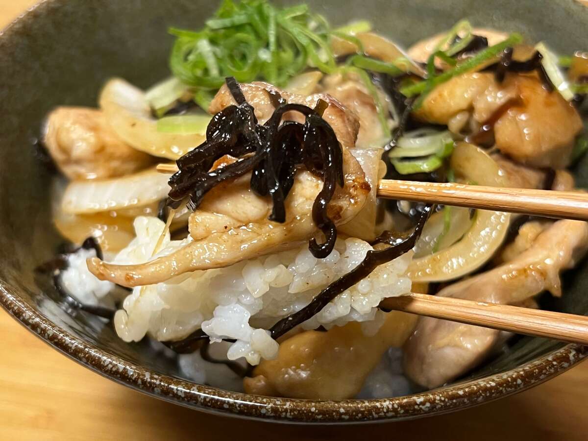 塩こんぶで鶏塩丼