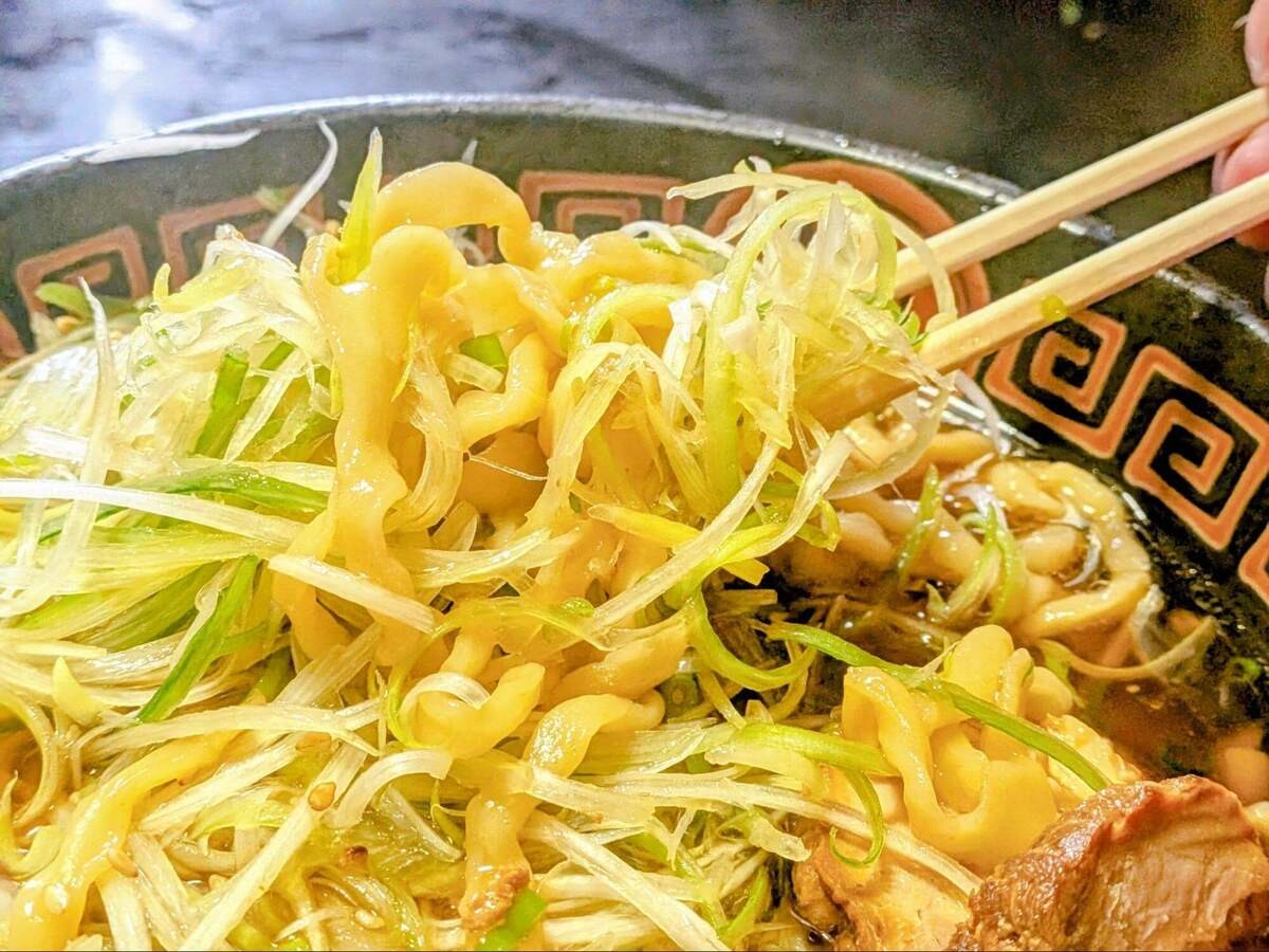 山形ラーメンの名店『麺辰』特製鶏中華の実食レポ