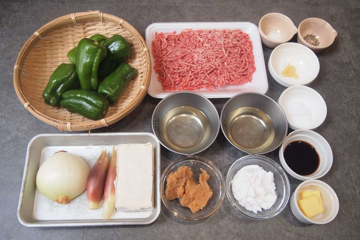 ピーマンの肉づめ