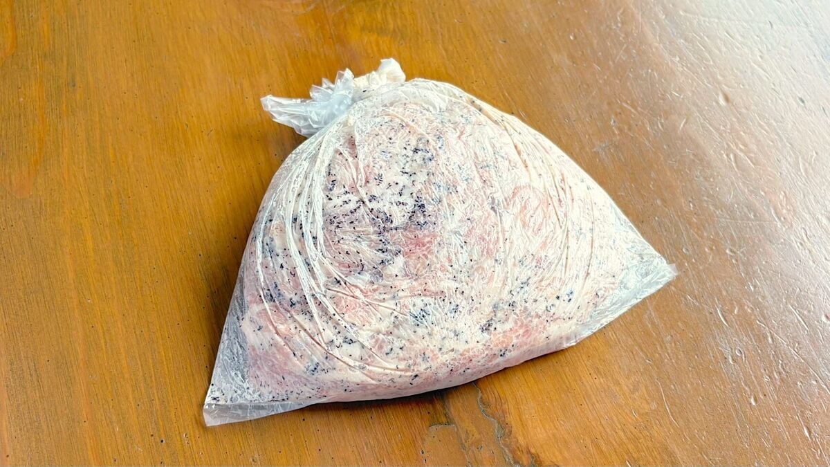 脱サラ料理家ふらお「豚こまのゆかりマヨ炒め」のレシピ