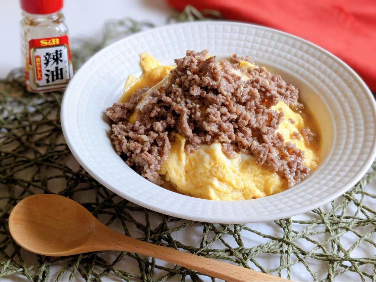 山本ゆりさん「肉みそ天津飯」