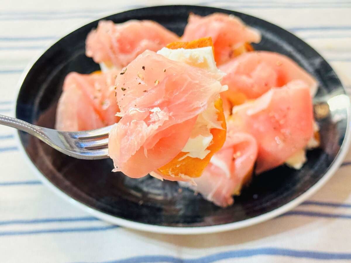 山本ゆりさんの「柿の一番好きな食べかた」