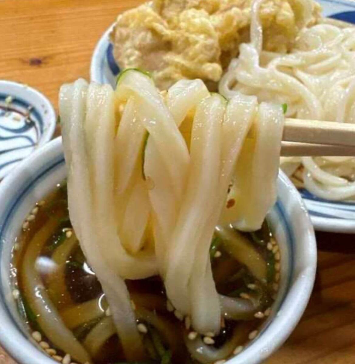 「手打ちうどんはりや」
