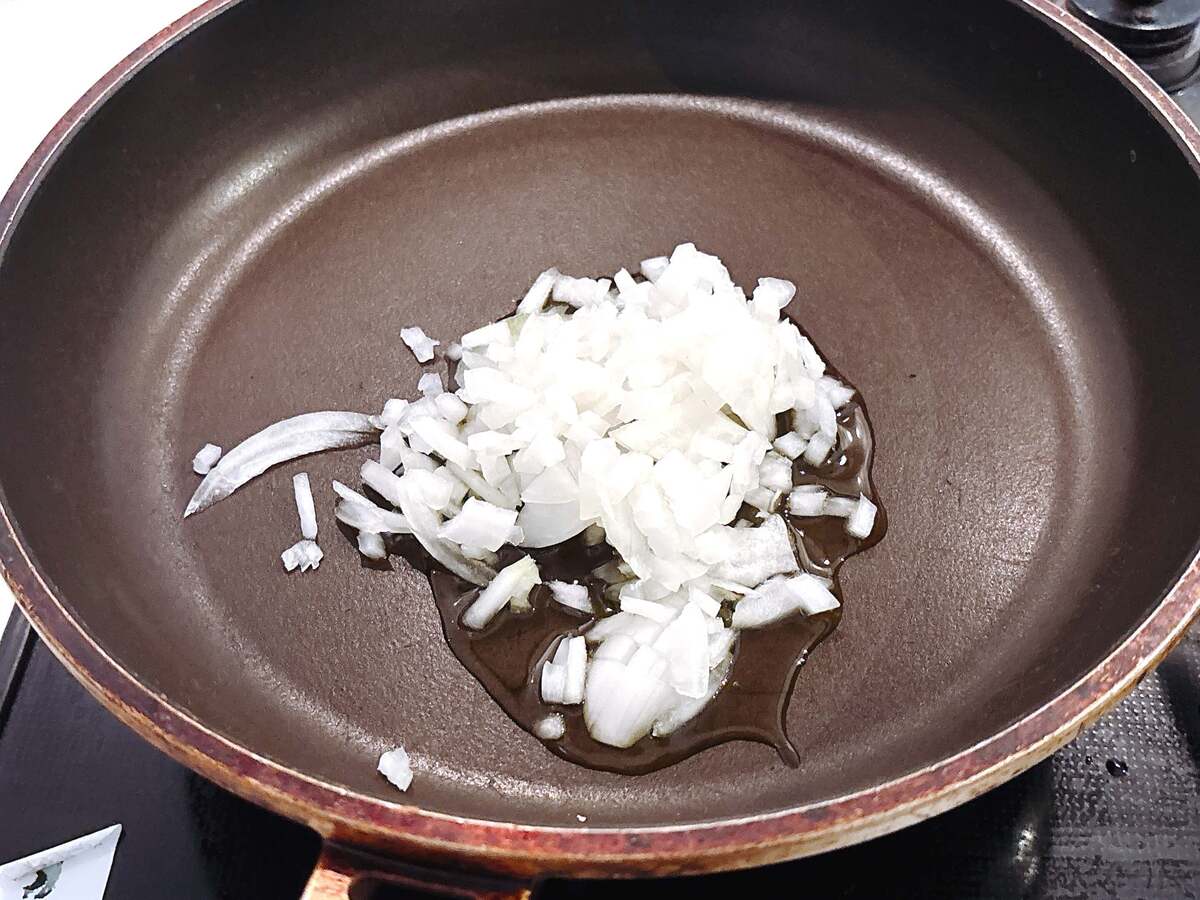 辻󠄀調理師専門学校監修「キャベツと挽き肉のオムレツ」