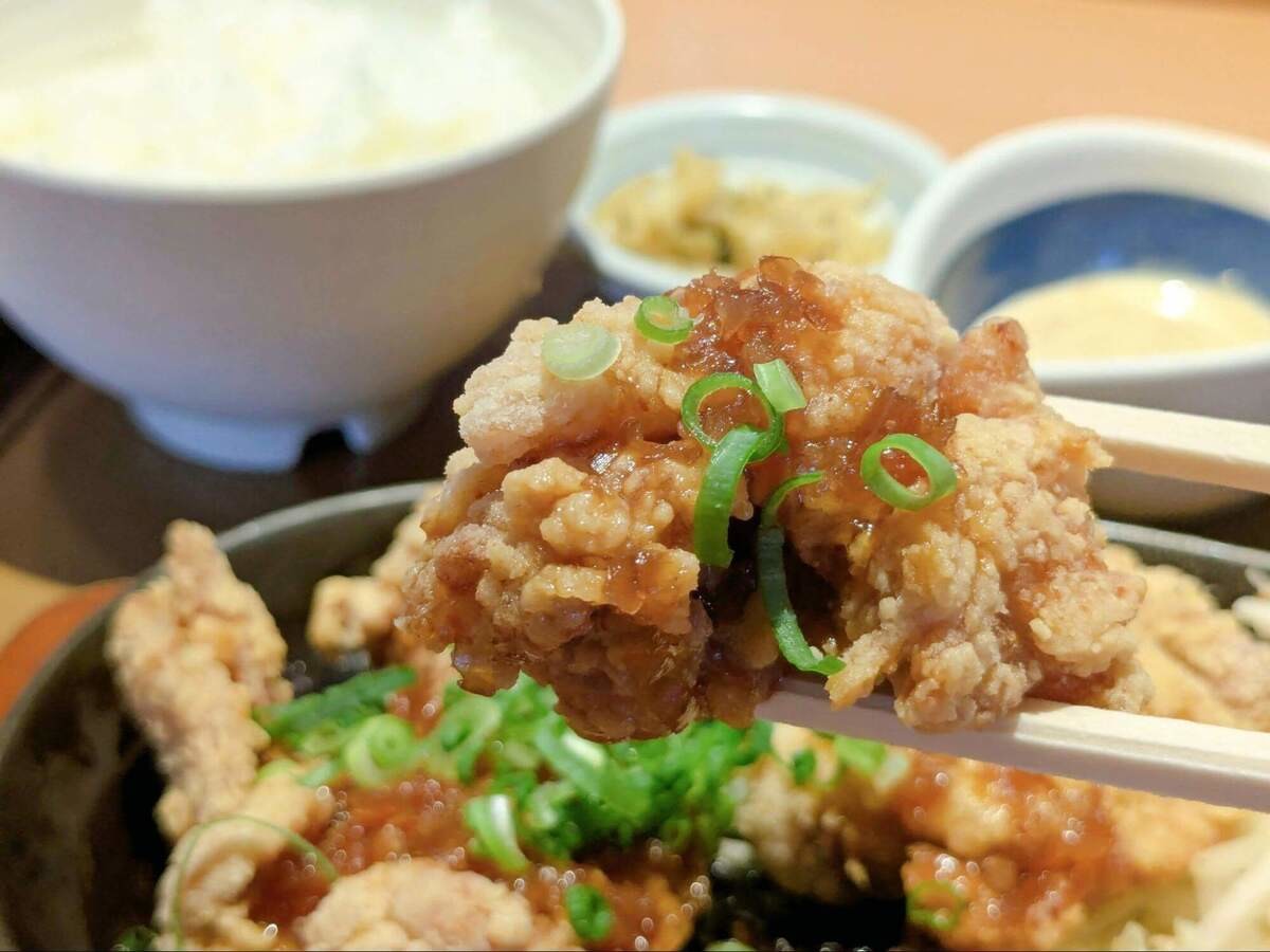【やよい軒】鉄板フェア第2弾！絶品香味だれで食べる油淋鶏