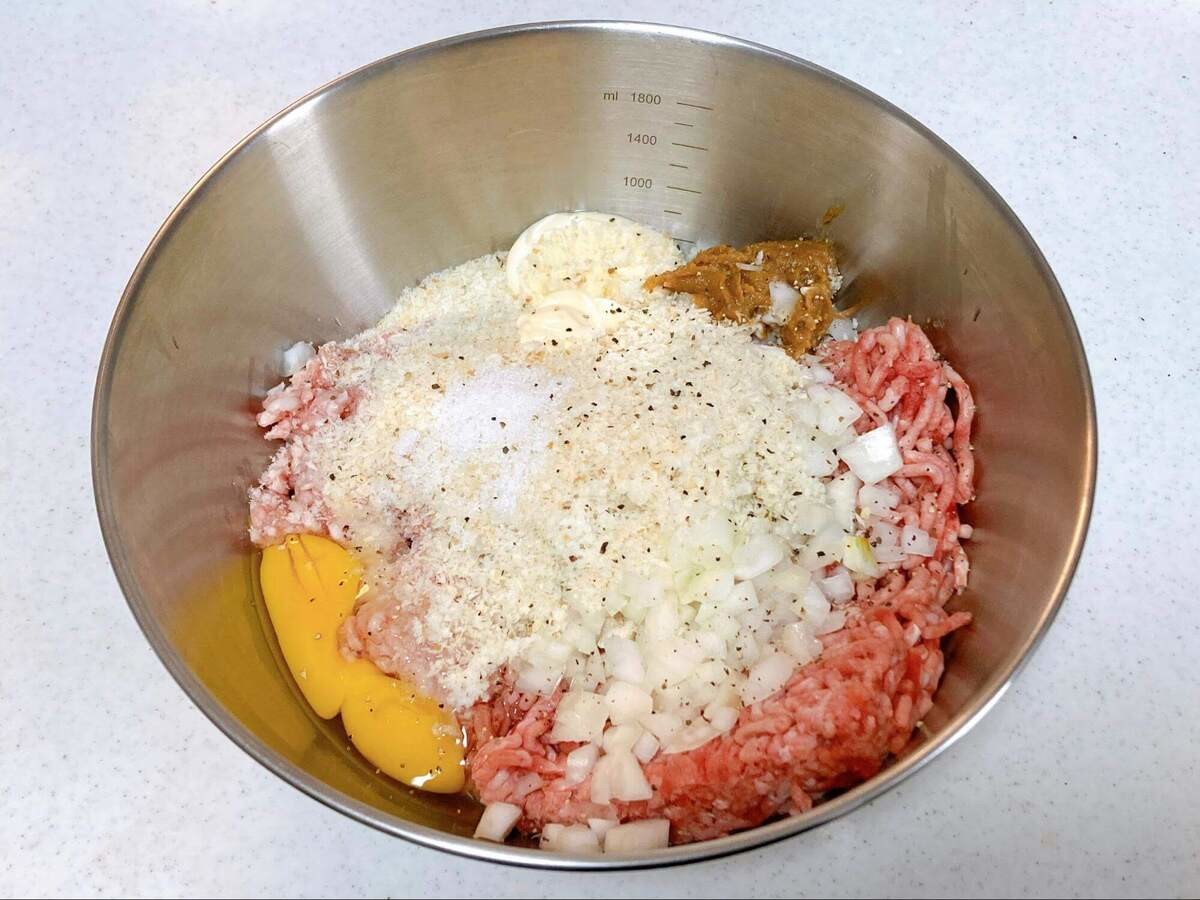「元店長がこっそり教えるびっくりドンキーのハンバーグ」のレシピ