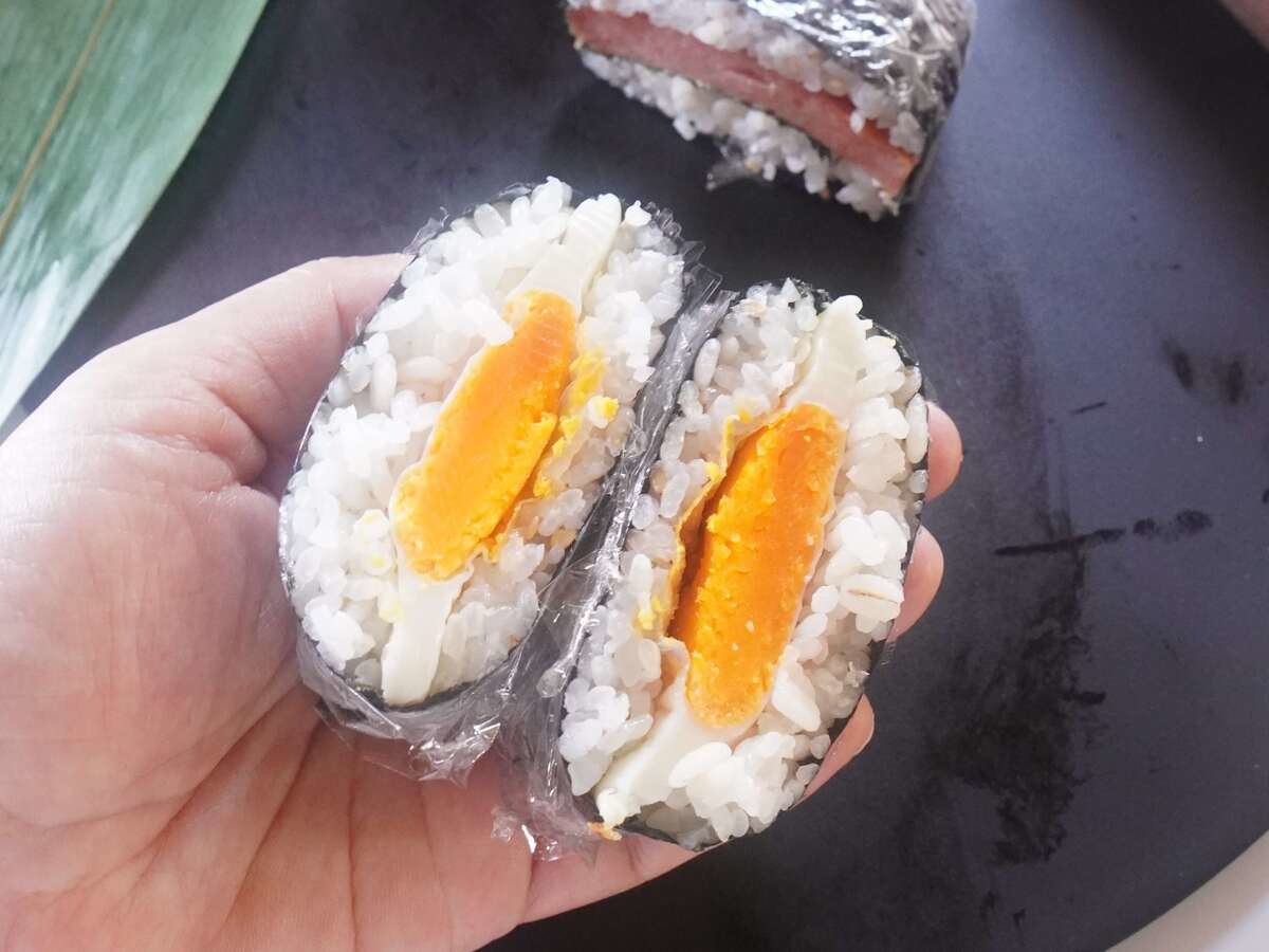豆腐パックで「おにぎらず」作り方