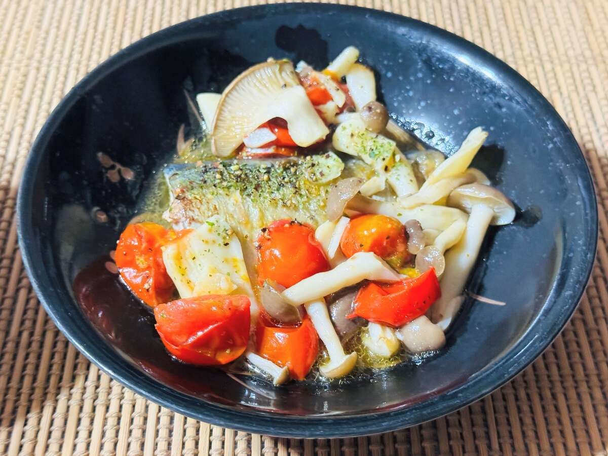 山本ゆりさん考案『塩サバとキノコのアクアパッツァ』