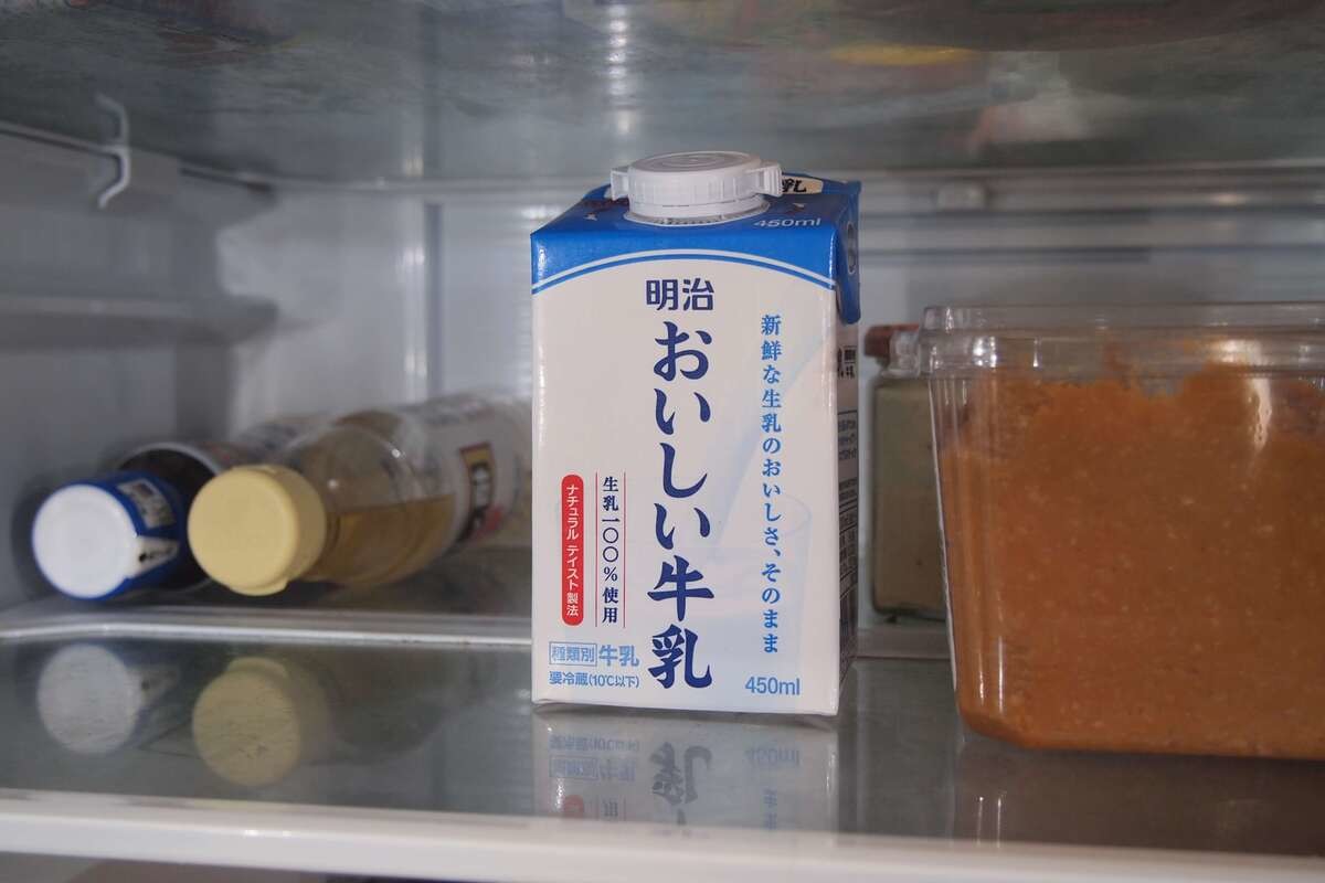 冷蔵庫のドアポケットに牛乳を保存する→本当に大丈夫？