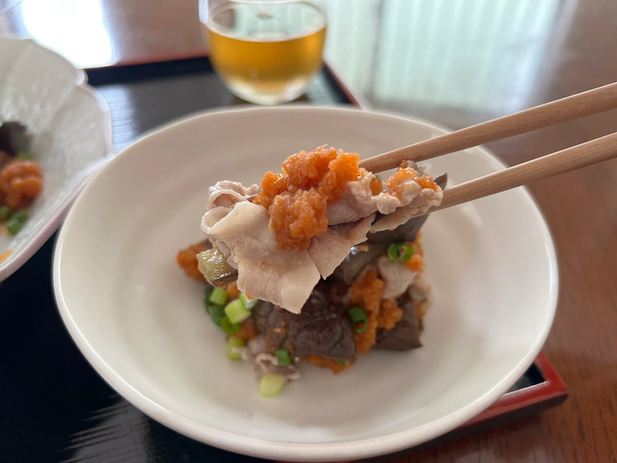 なすと豚しゃぶのおろしにんじんあえ