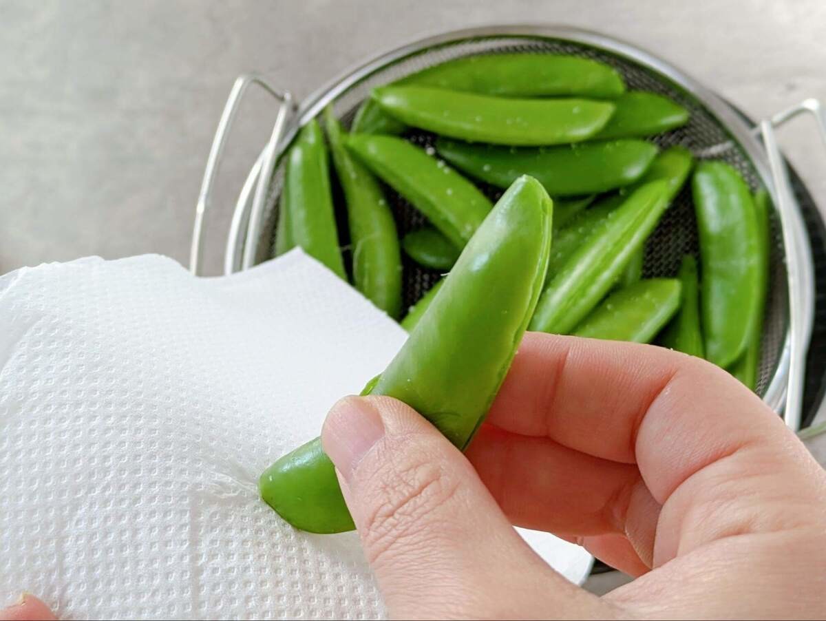 スナップエンドウとホタテのバター炒め