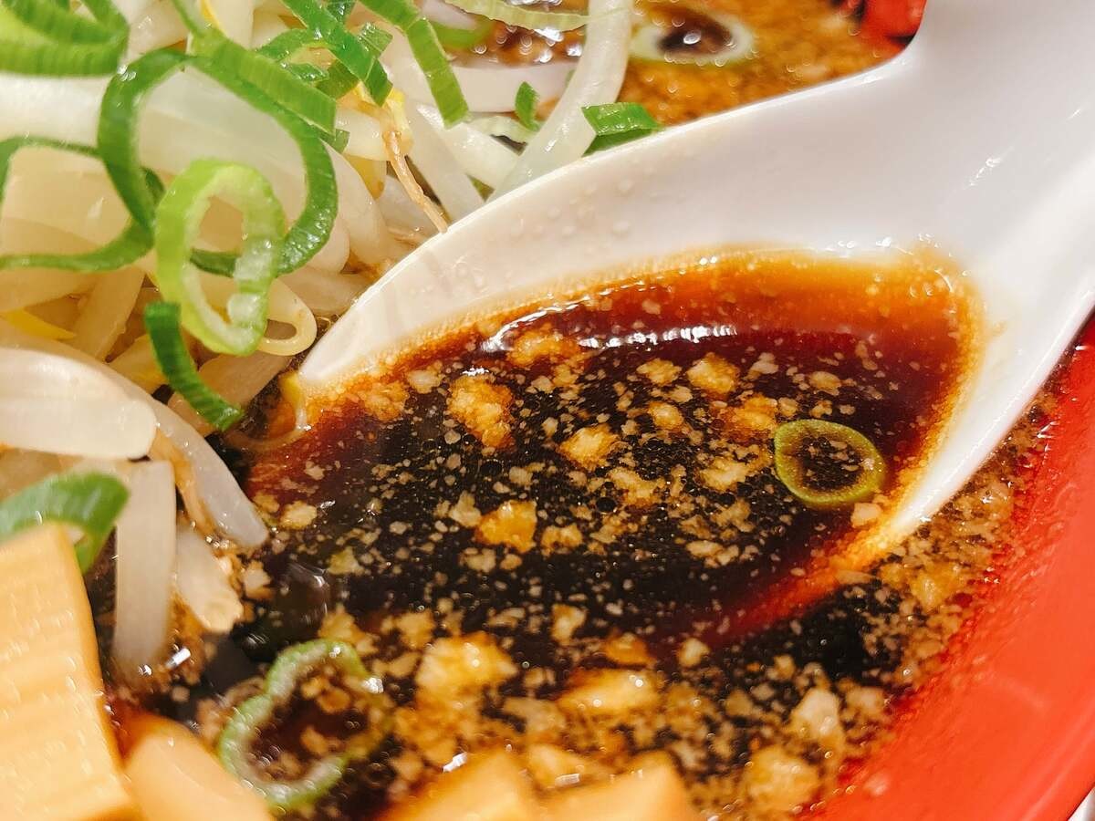 魁力屋「京都漆黒醤油ラーメン」
