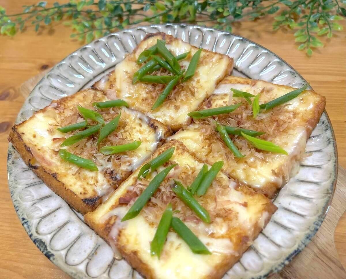 藤井恵さん「厚揚げのおかかチーズ焼き」