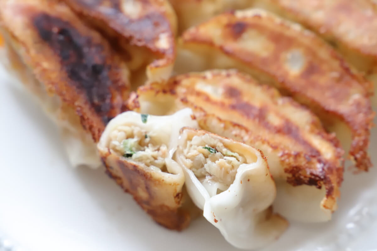 李朝園 肉汁あふれる生餃子/ やみつきキムチ餃子