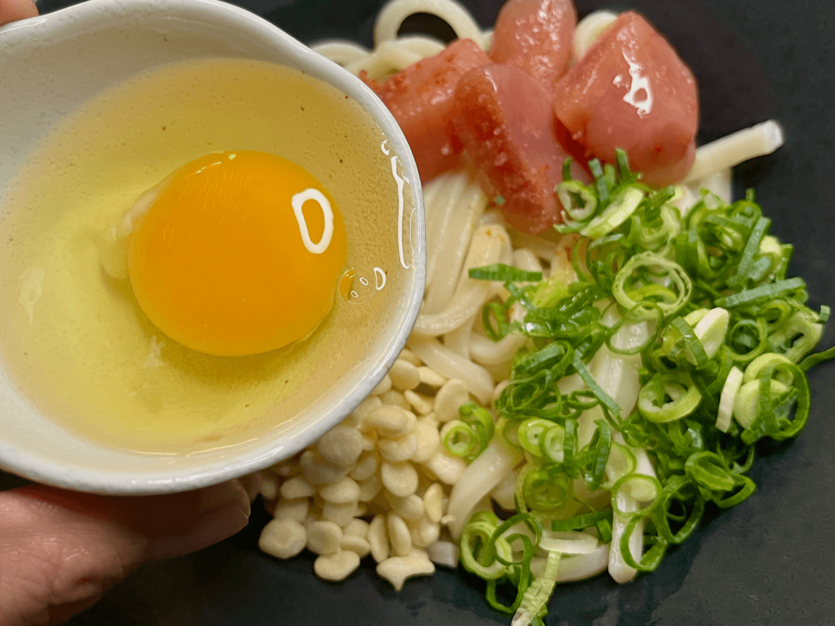 イチカツ料理チャンネル「明太釜玉うどん」風レシピ