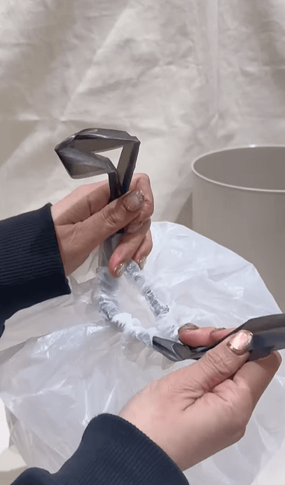 ひも付きロール式ゴミ袋