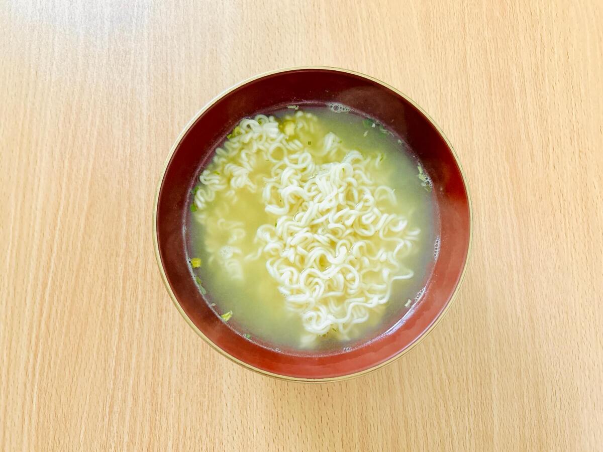 水卜麻美アナがやっている「袋麺の食べ方」