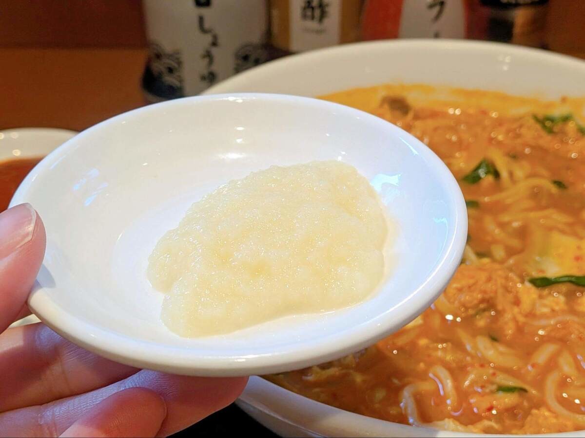日高屋「チゲ味噌ラーメン」裏トッピングのにんにく