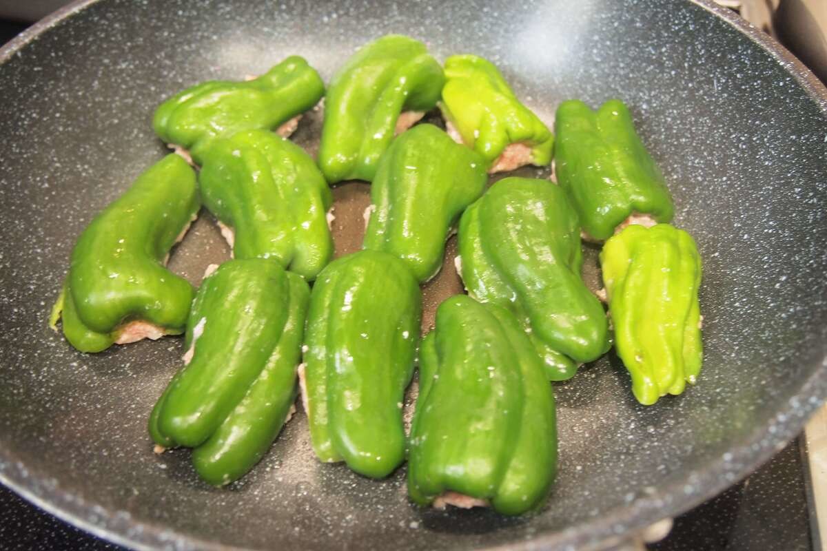ピーマンの肉づめ