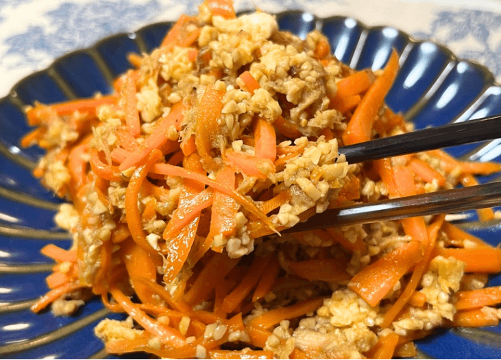 夏見奈央子さん「ひきわり納豆の人参しりしり」のレシピ