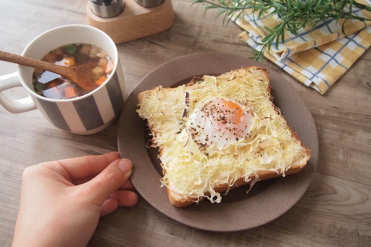 味の素公式「キャベツマヨたまトーストの洋食プレート」