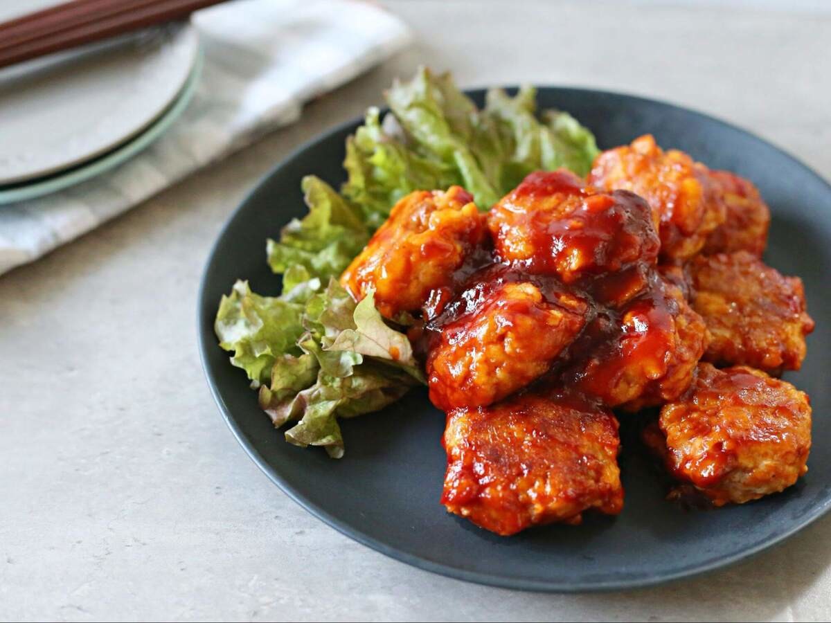 キッコーマン「厚揚げでふわふわ！豚こまバーグ」