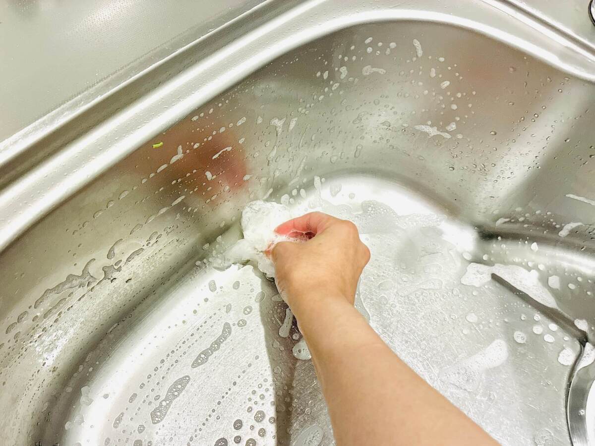 食器洗い用のスポンジの寿命を延ばすアイデア