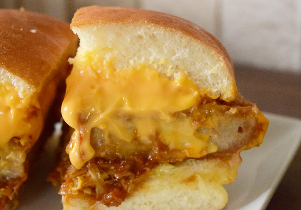 「ドデカメンチバーガー」と「ドデカチーズメンチバーガー」