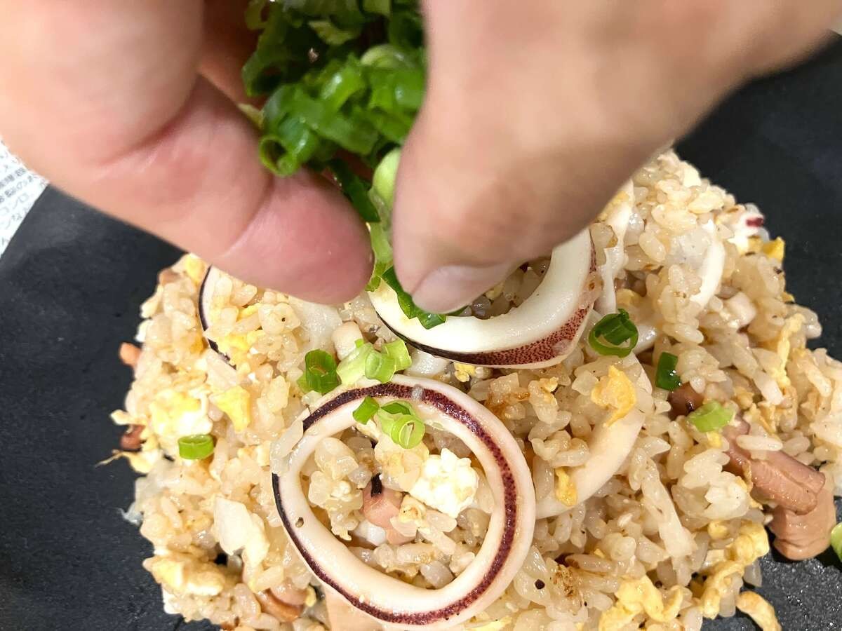 リュウジさん「いかの塩辛焼き飯」のレシピ