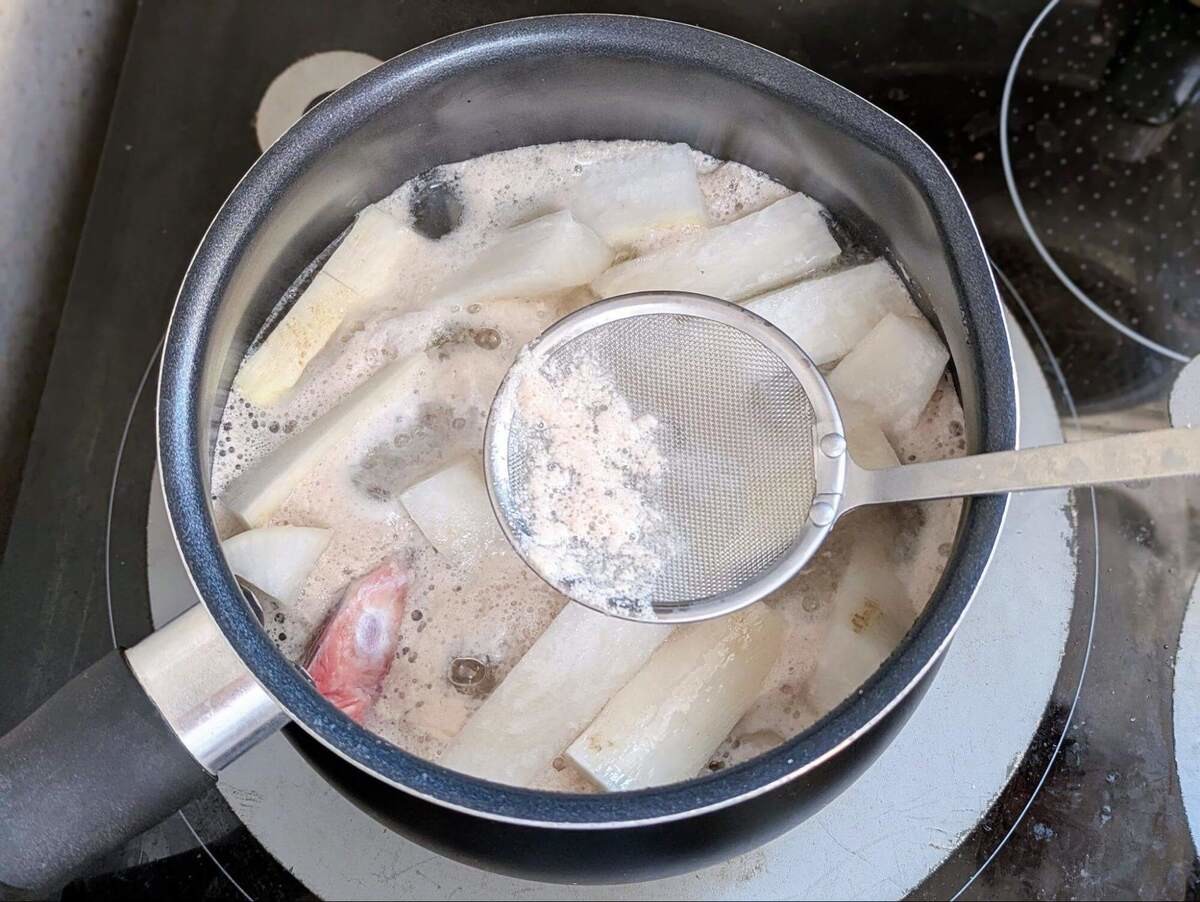 土井善晴さん「スペアリブと大根の塩煮」