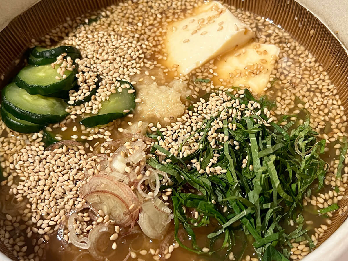 薬味たっぷり豆腐冷や汁