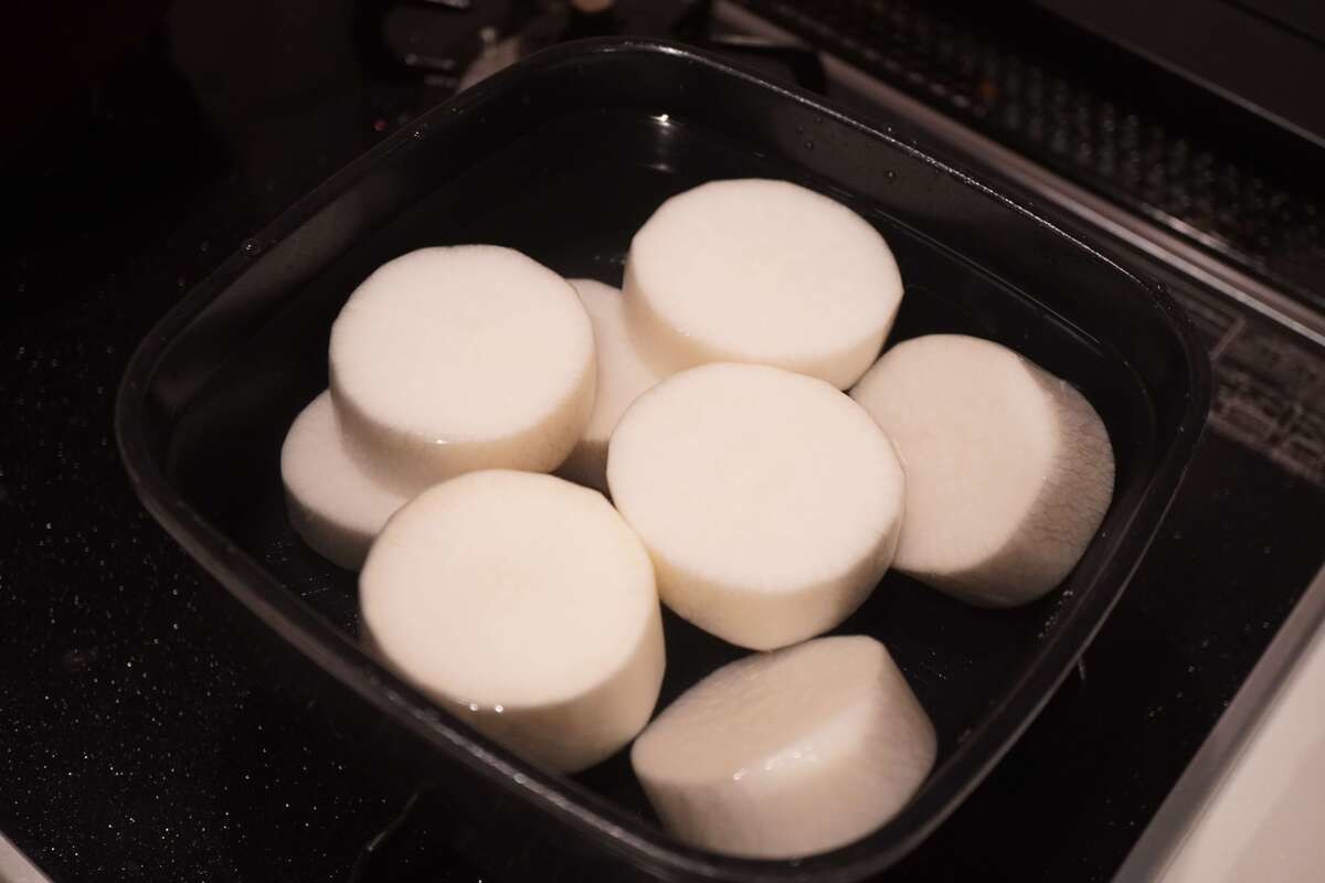 栗原はるみさん「大根と豚肉のべっこう煮」