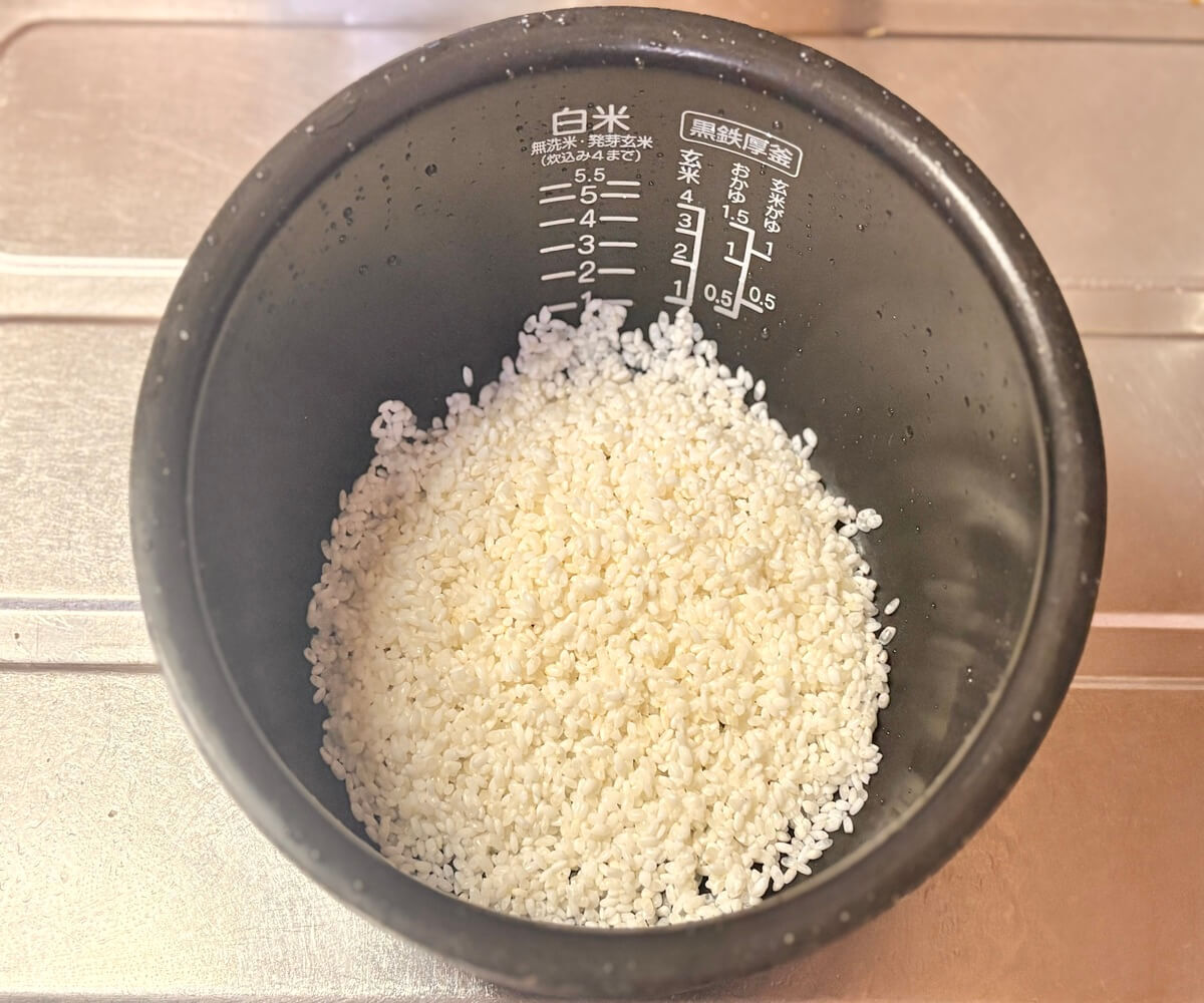 炊飯器で簡単!カップヌードルで作るシーフードピラフ