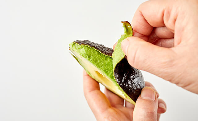 アボカドの種・皮の外し方ガイド