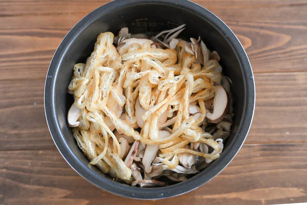 「きのこの炊き込みごはん」のレシピ
