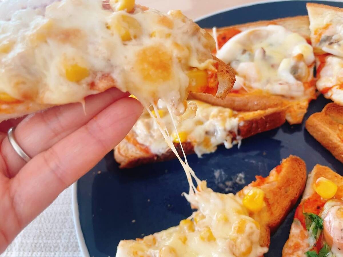 食パンで作るカラフルピザ