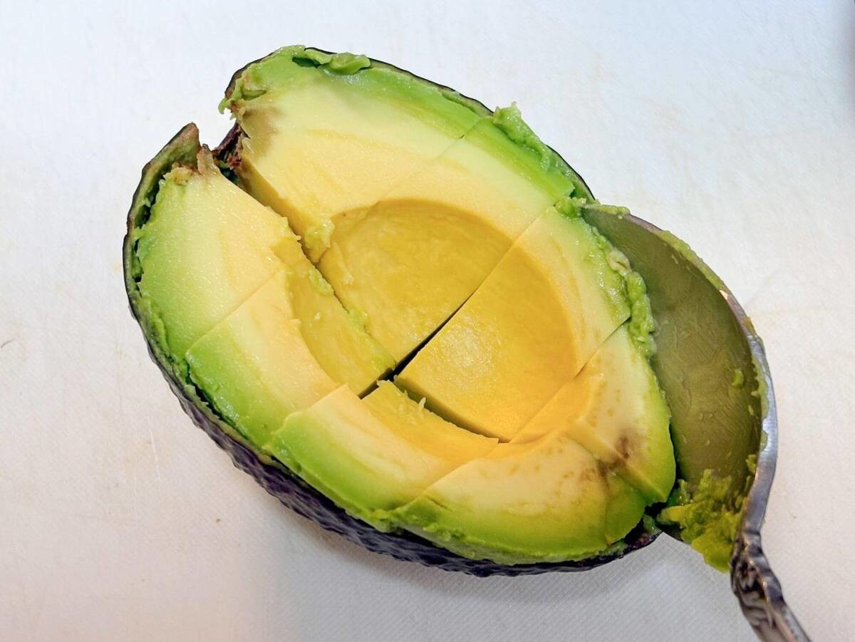 りんちょこチャンネルさん「海老とアボカドのタルタル仕立て」のレシピ