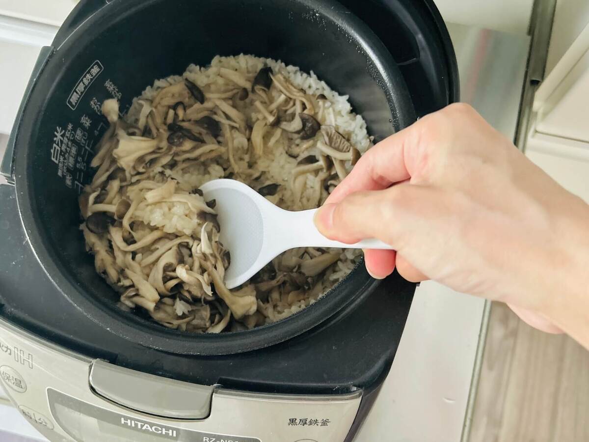 mamayumi流「柚子胡椒が決め手！きのこたっぷり炊き込みご飯」のレシピ
