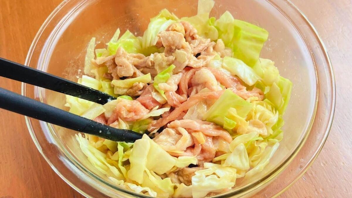 「豚こまキャベツの中華炒め風」
