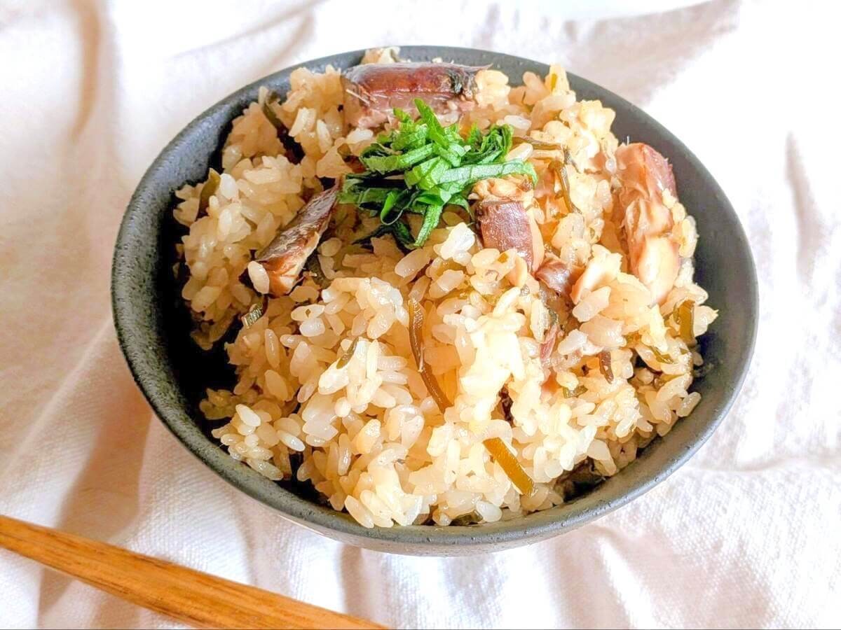塩こんぶとさば缶の炊き込みご飯