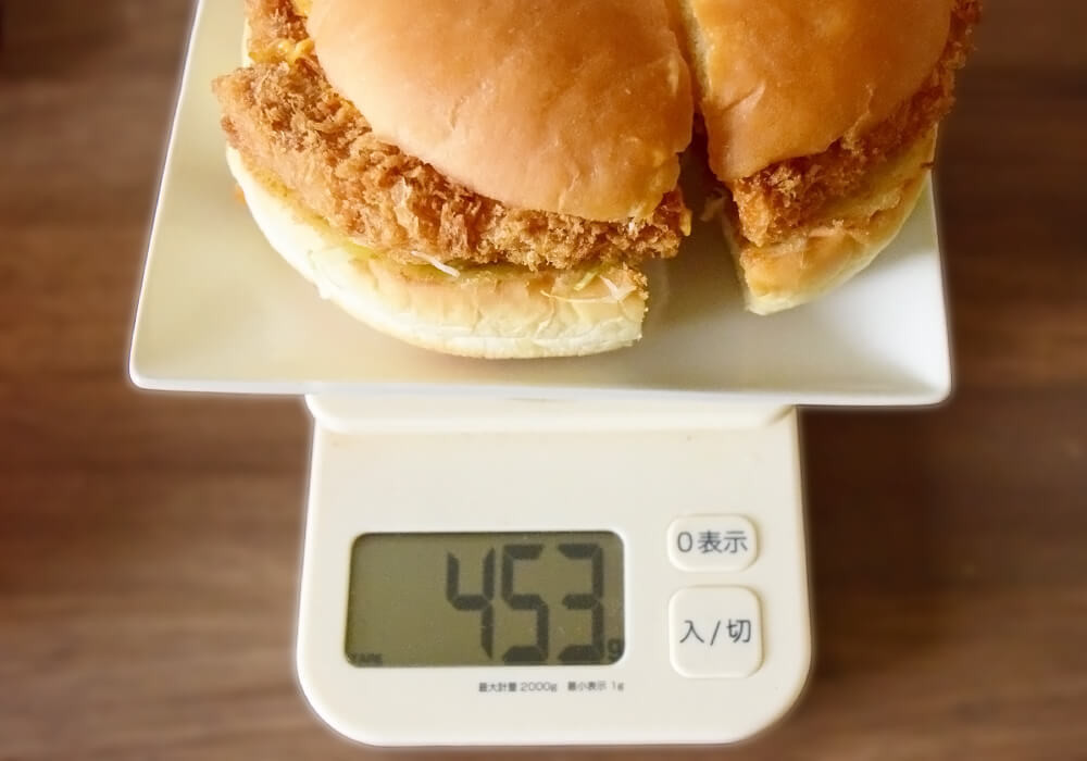 「ドデカメンチバーガー」と「ドデカチーズメンチバーガー」