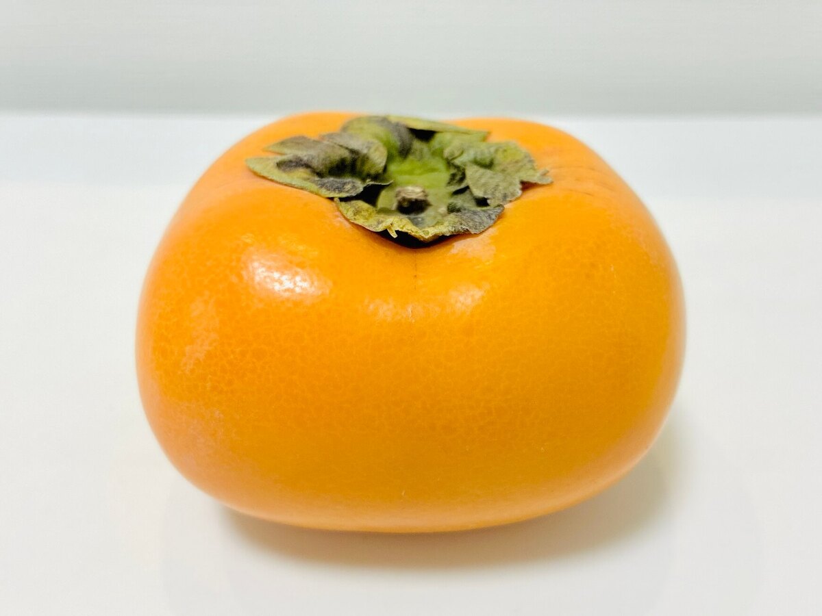 包丁を使わない柿の剥き方